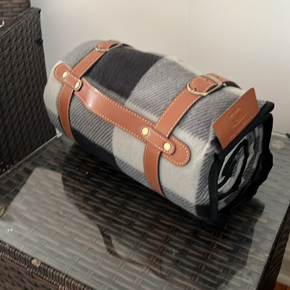 Roll up blanket - Picture 2 of 5